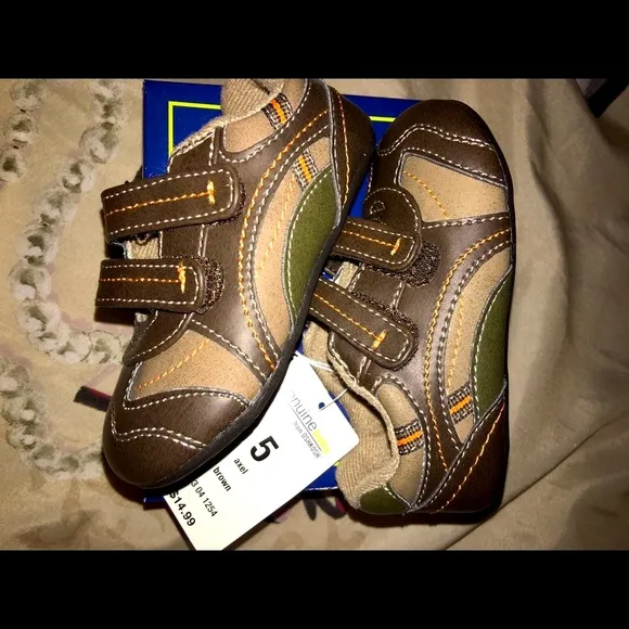 ♥️  4 OshKosh shoes
