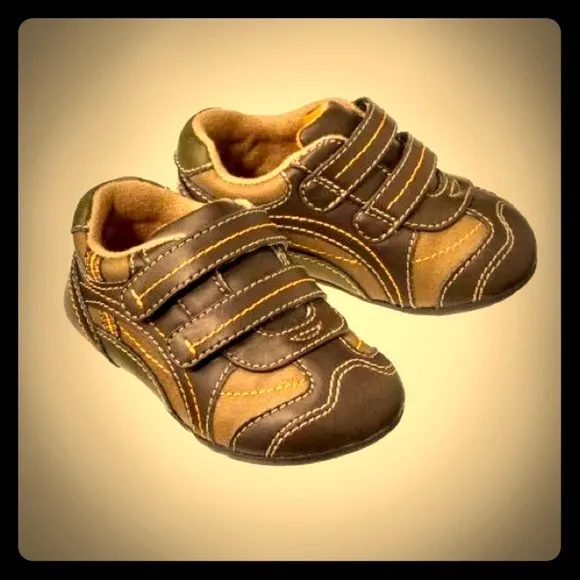 ♥️  4 OshKosh shoes