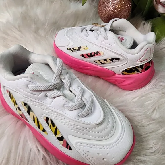 adidas Ozelia &quot;Ftwr White/Magic Pink&quot; Toddler Shoes size7k new