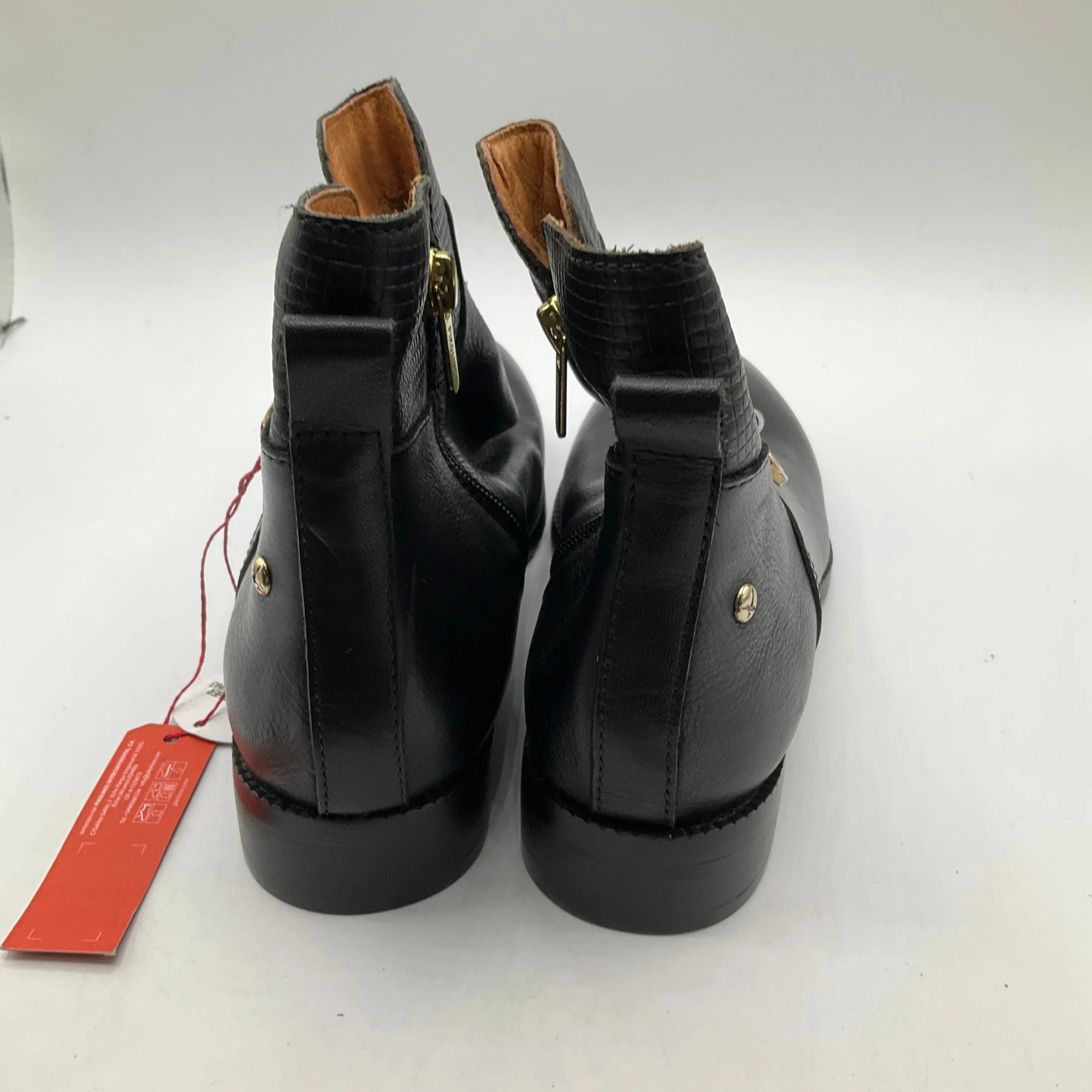 Boots Ankle Flats By Pikolinos In Black, Size: 6