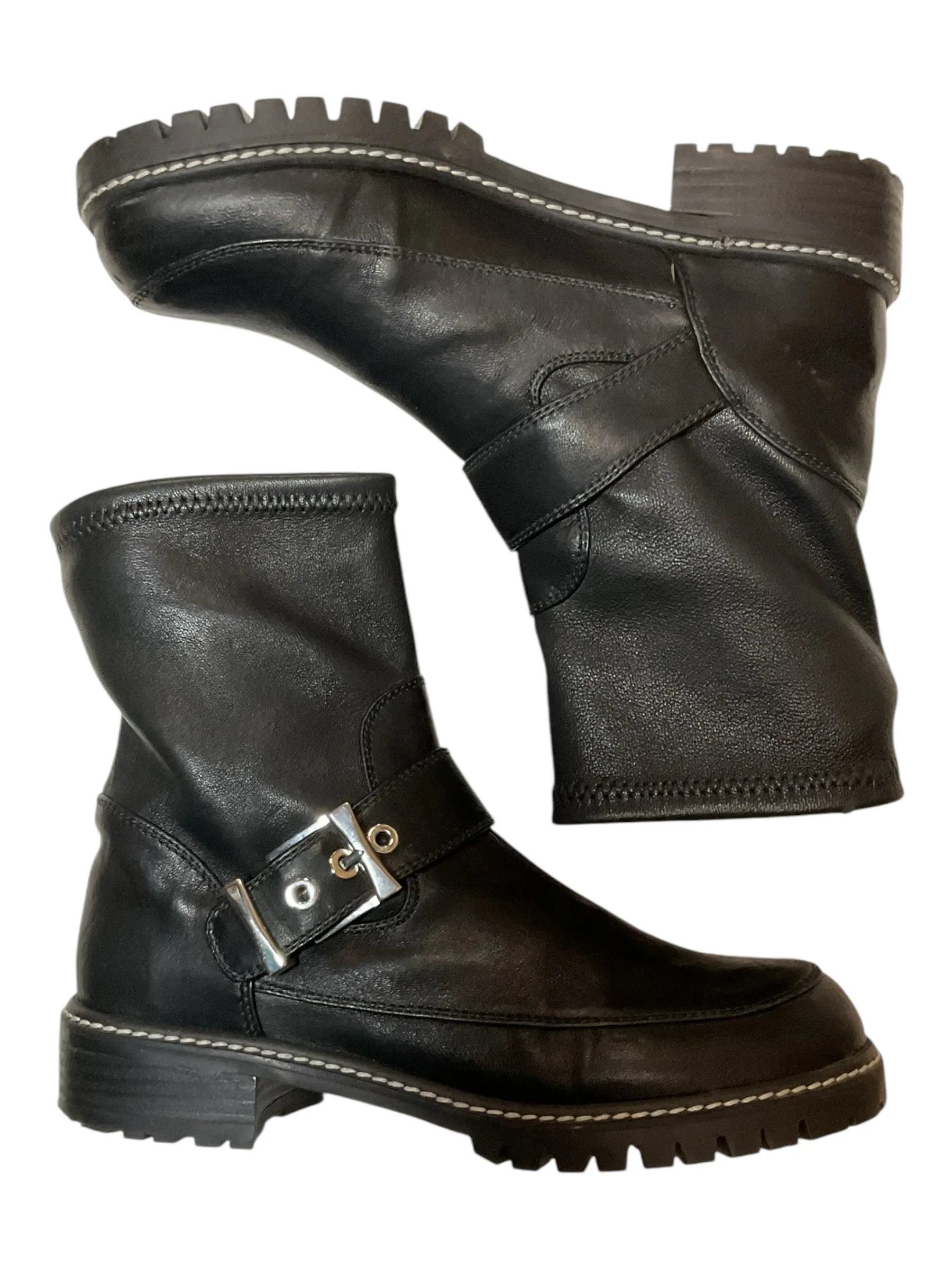 Boots Ankle Flats By Stuart Weitzman In Black, Size: 6.5
