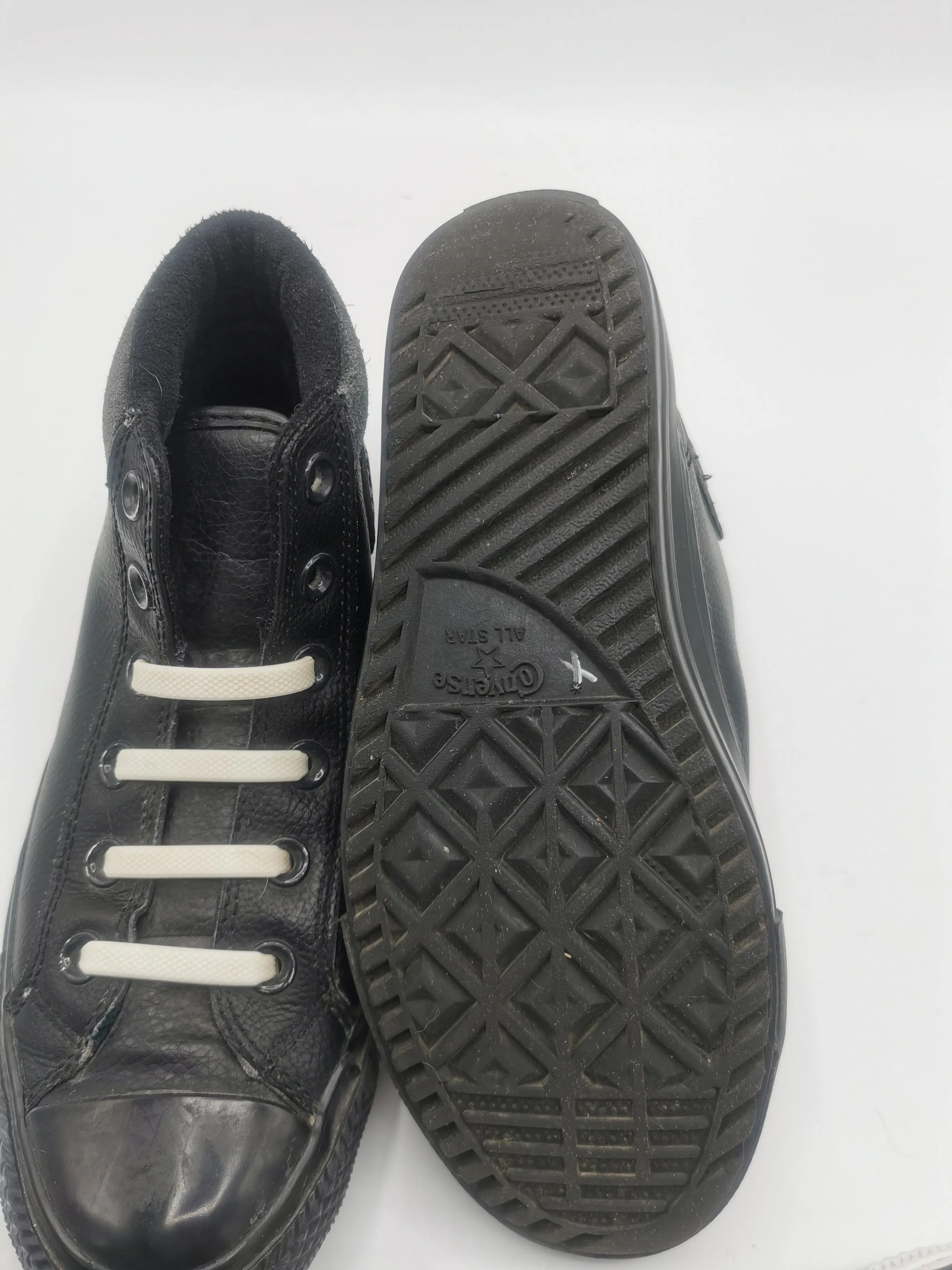 BOY SIZE 3 YOUTH JUNIOR - CONVERSE, All Star, Chuck Taylor High Top Shoes VGUC B59