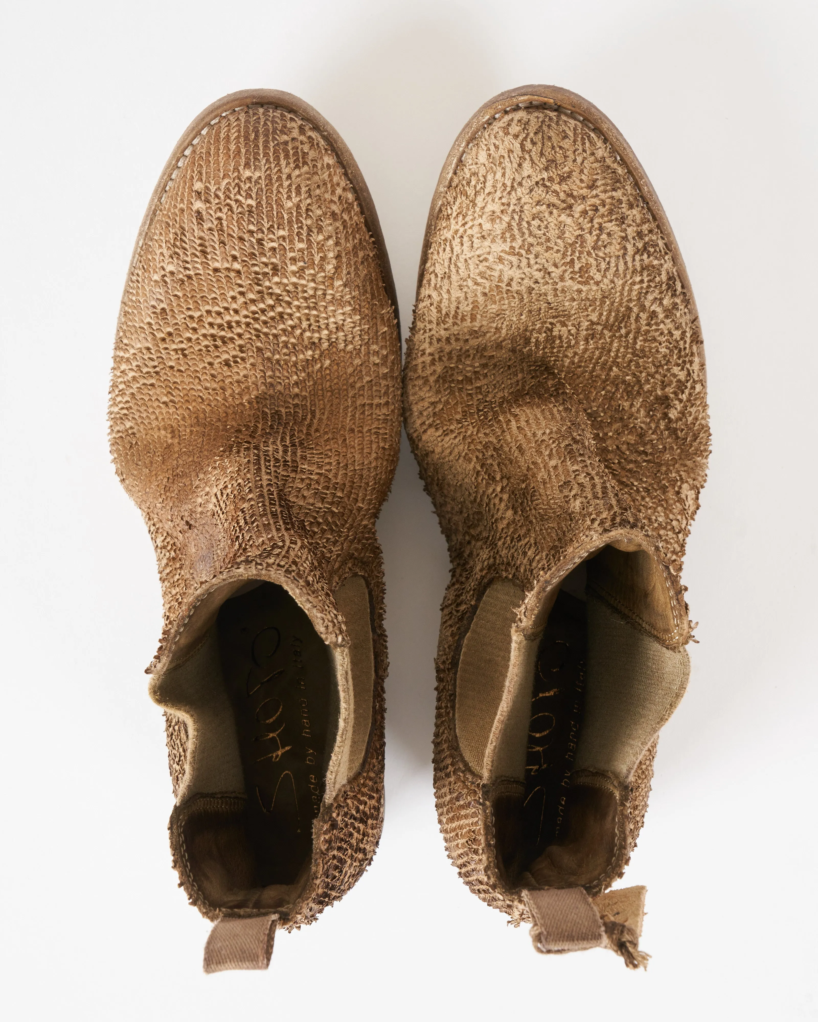 chelsea boot on heel