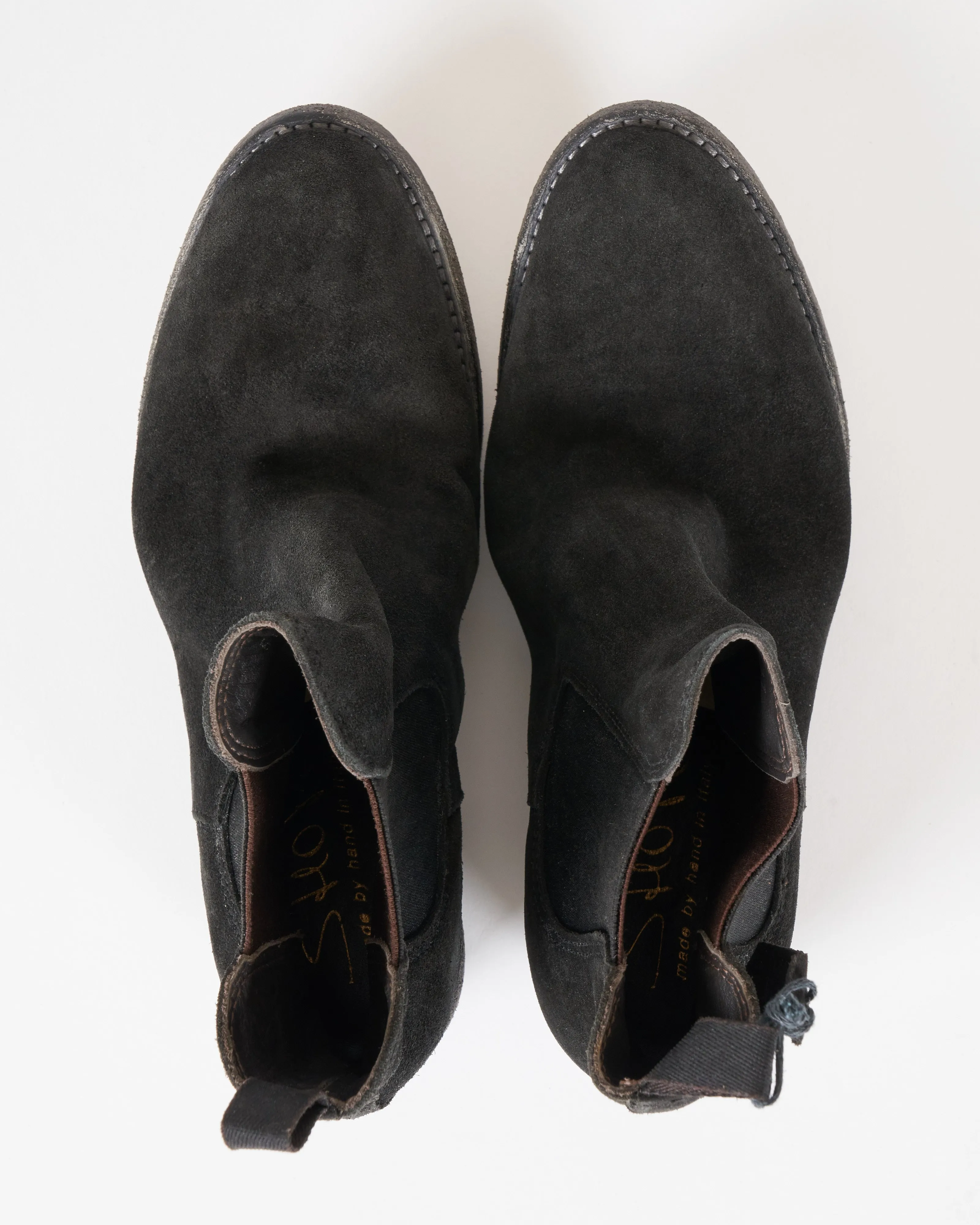 chelsea boot on heel