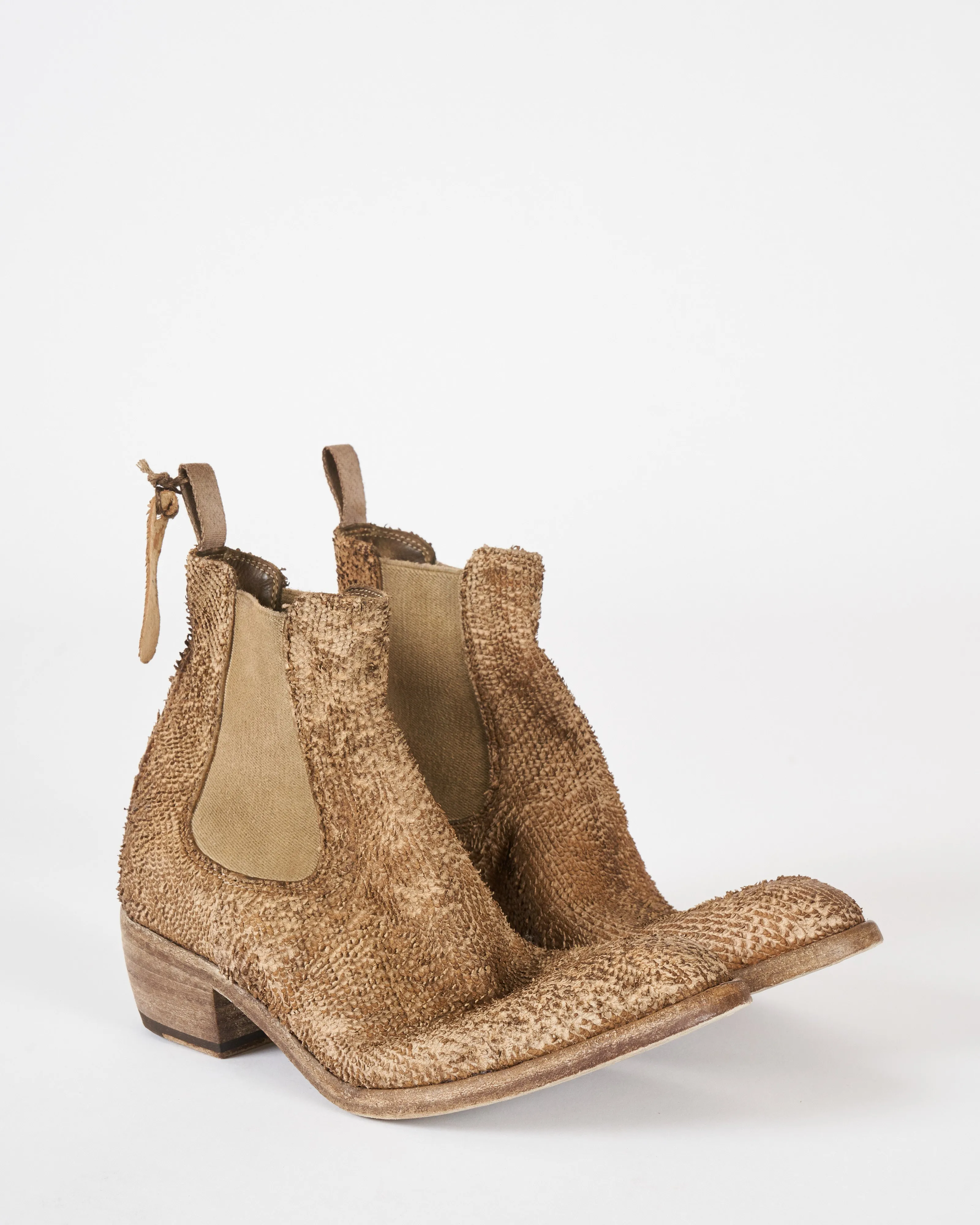 chelsea boot on heel