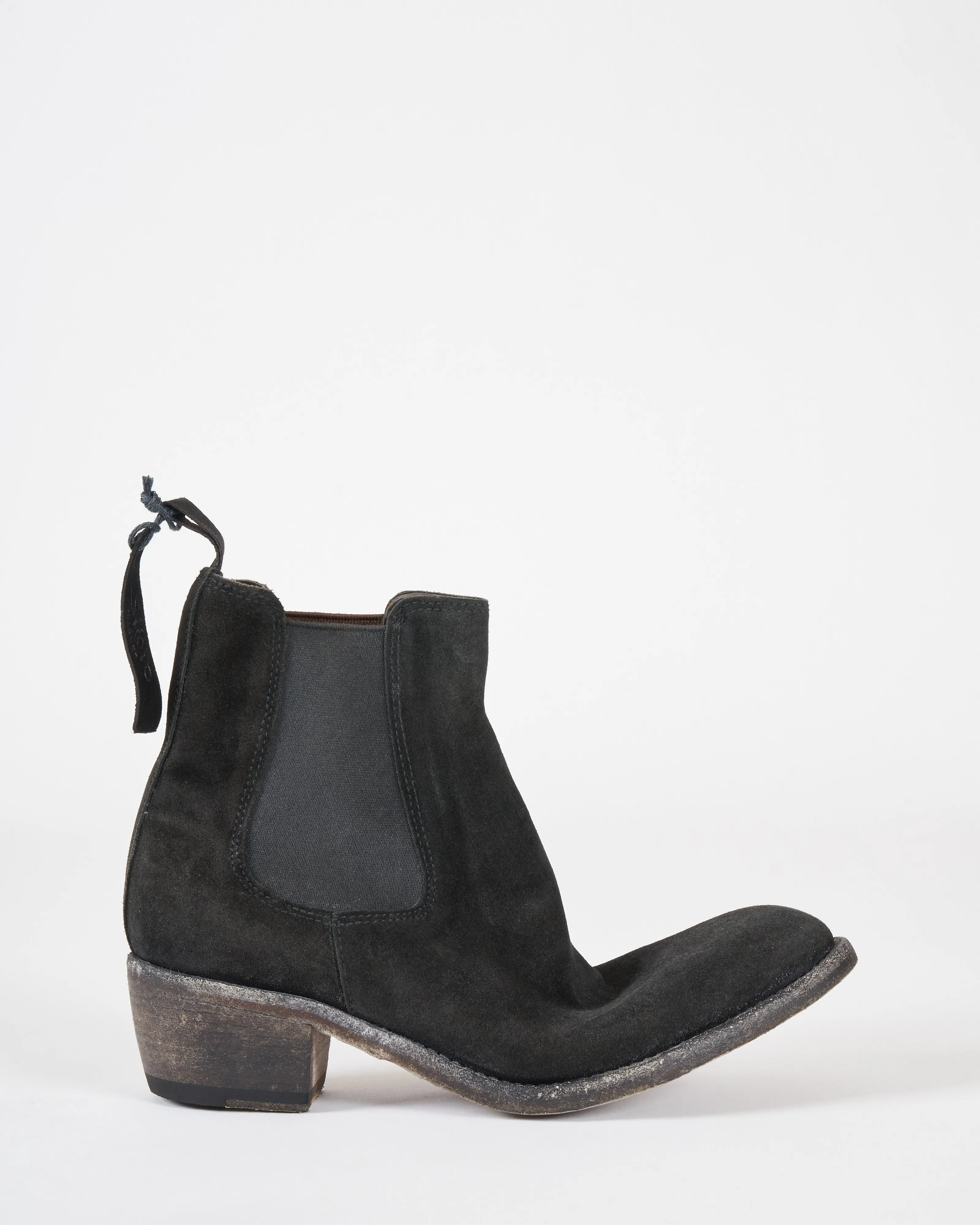 chelsea boot on heel