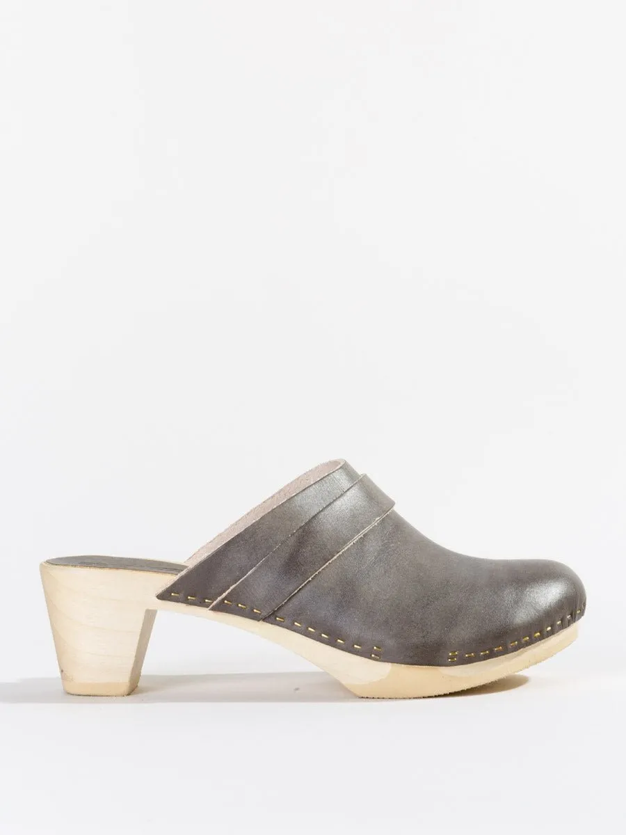 closed toe clog - kaki