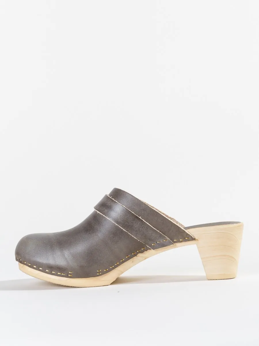 closed toe clog - kaki