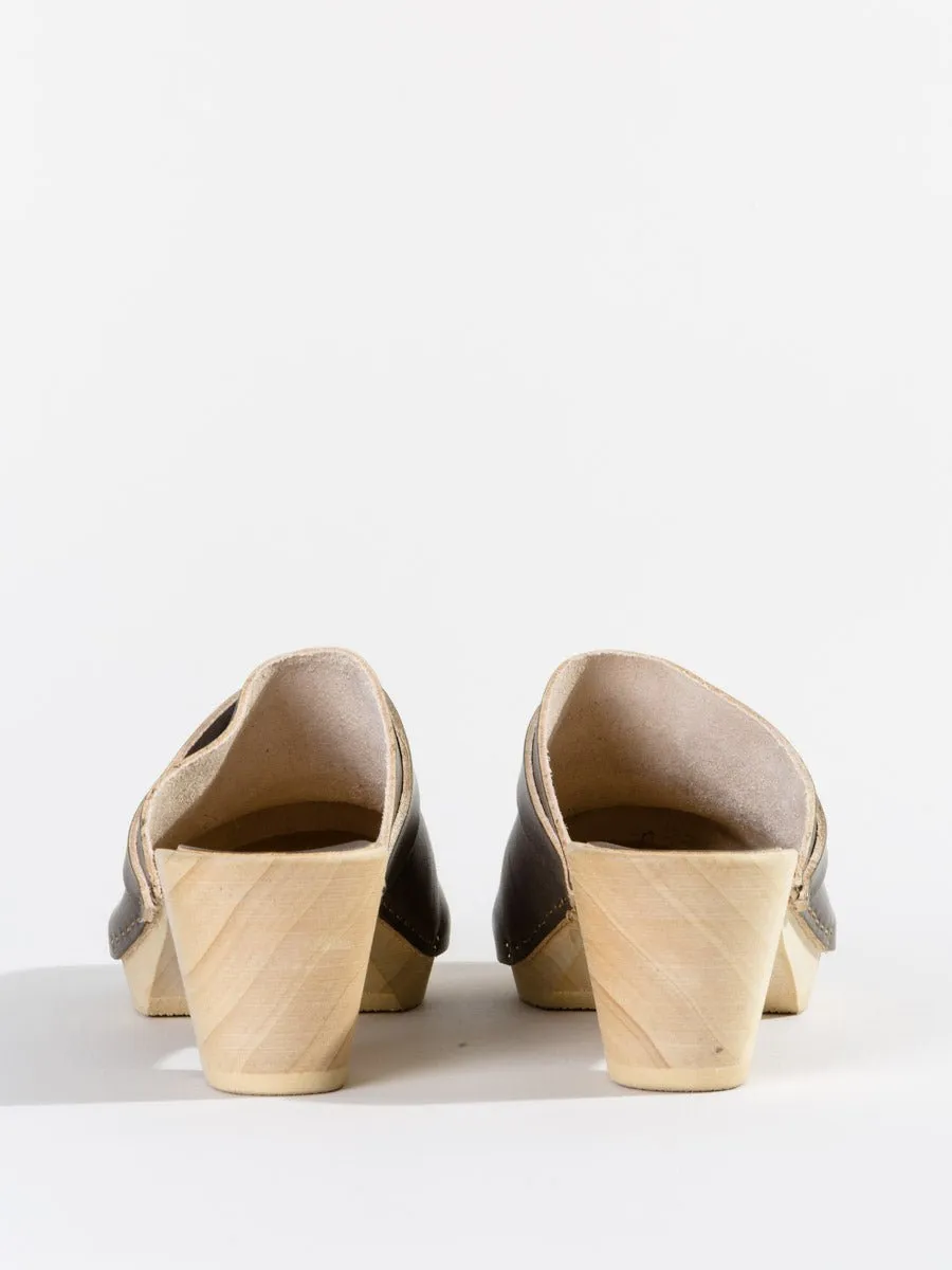 closed toe clog - kaki