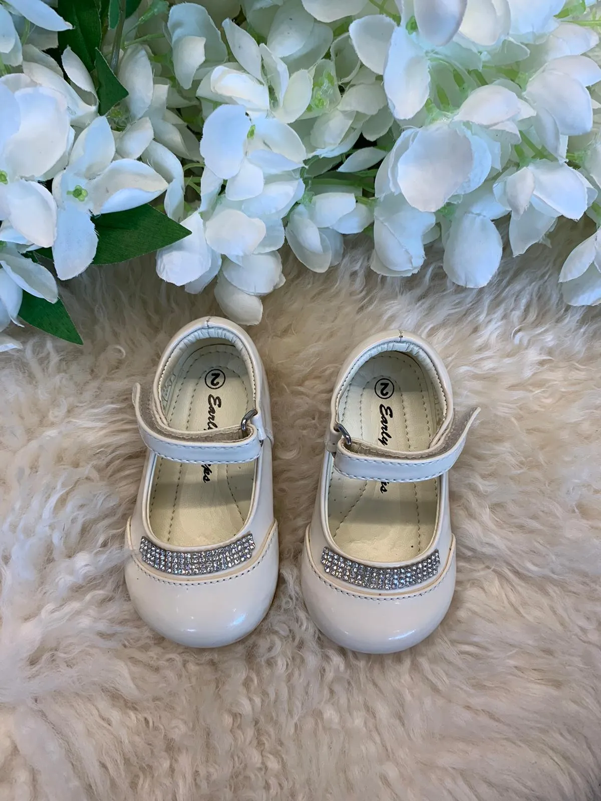 Cream princess shoes