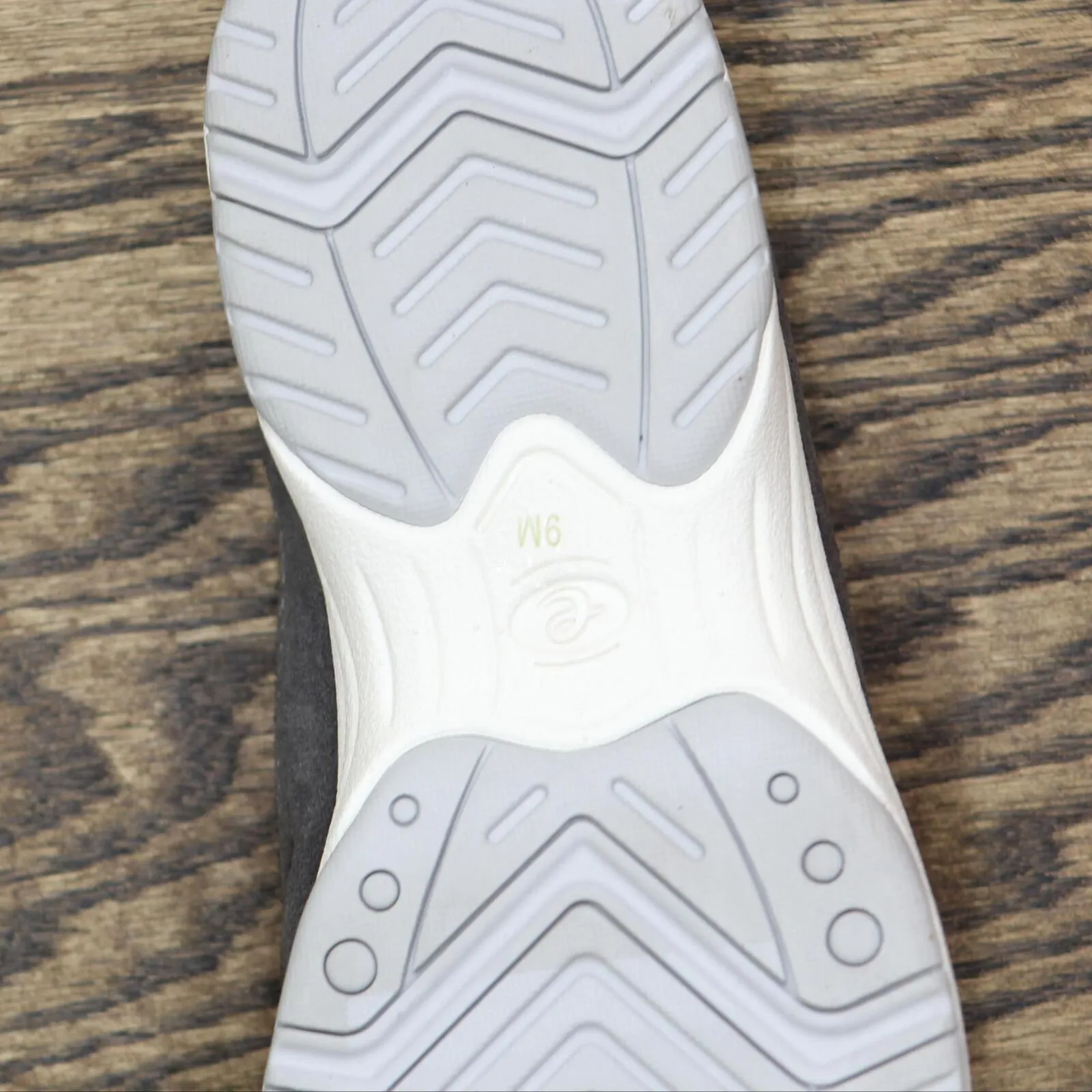 Easy Spirit Traveltime Mule Womens Slip On Shoes Medium Gray 9M
