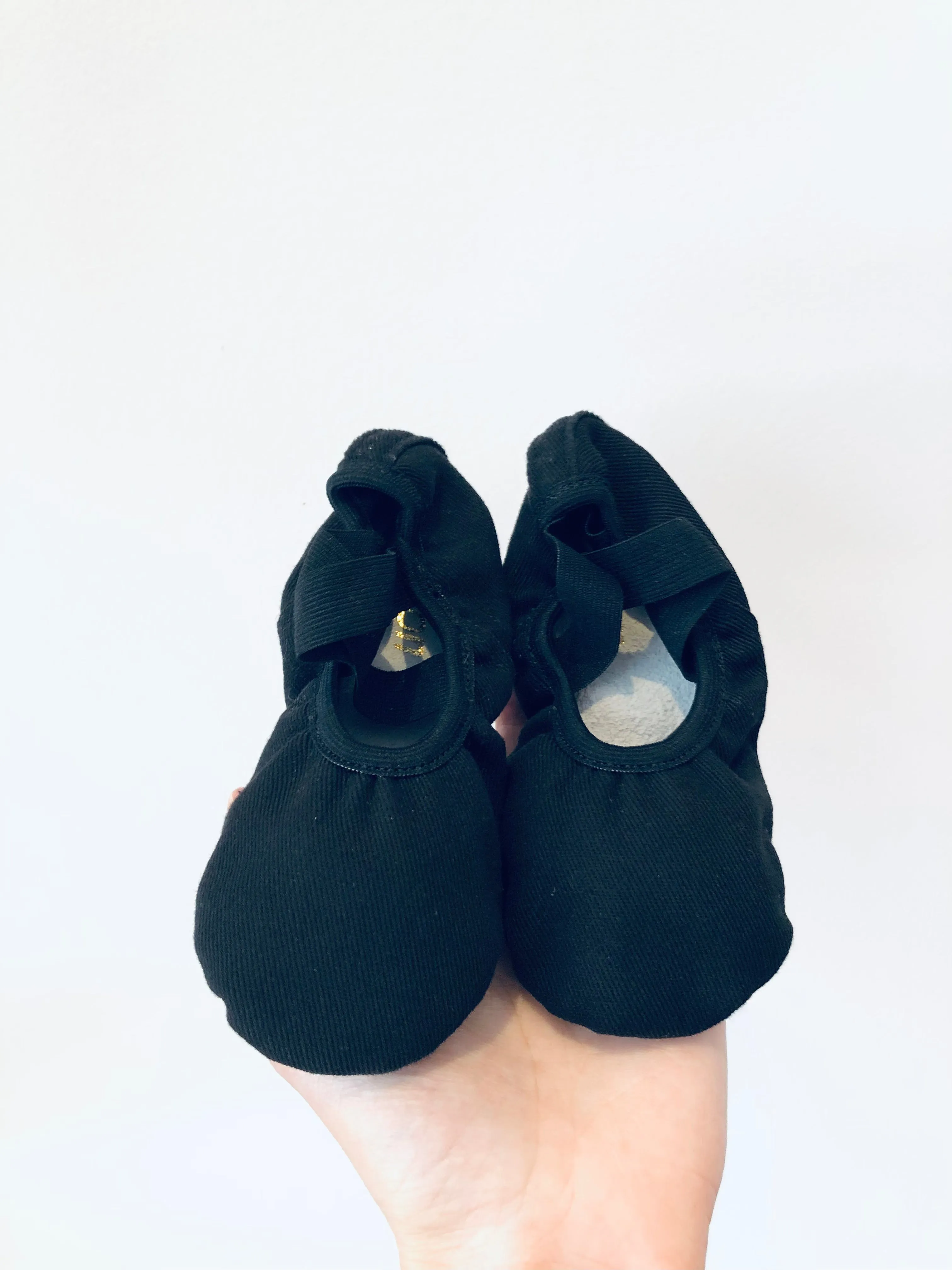 Elastic Canvas Dance Shoes // 6.5 Toddler