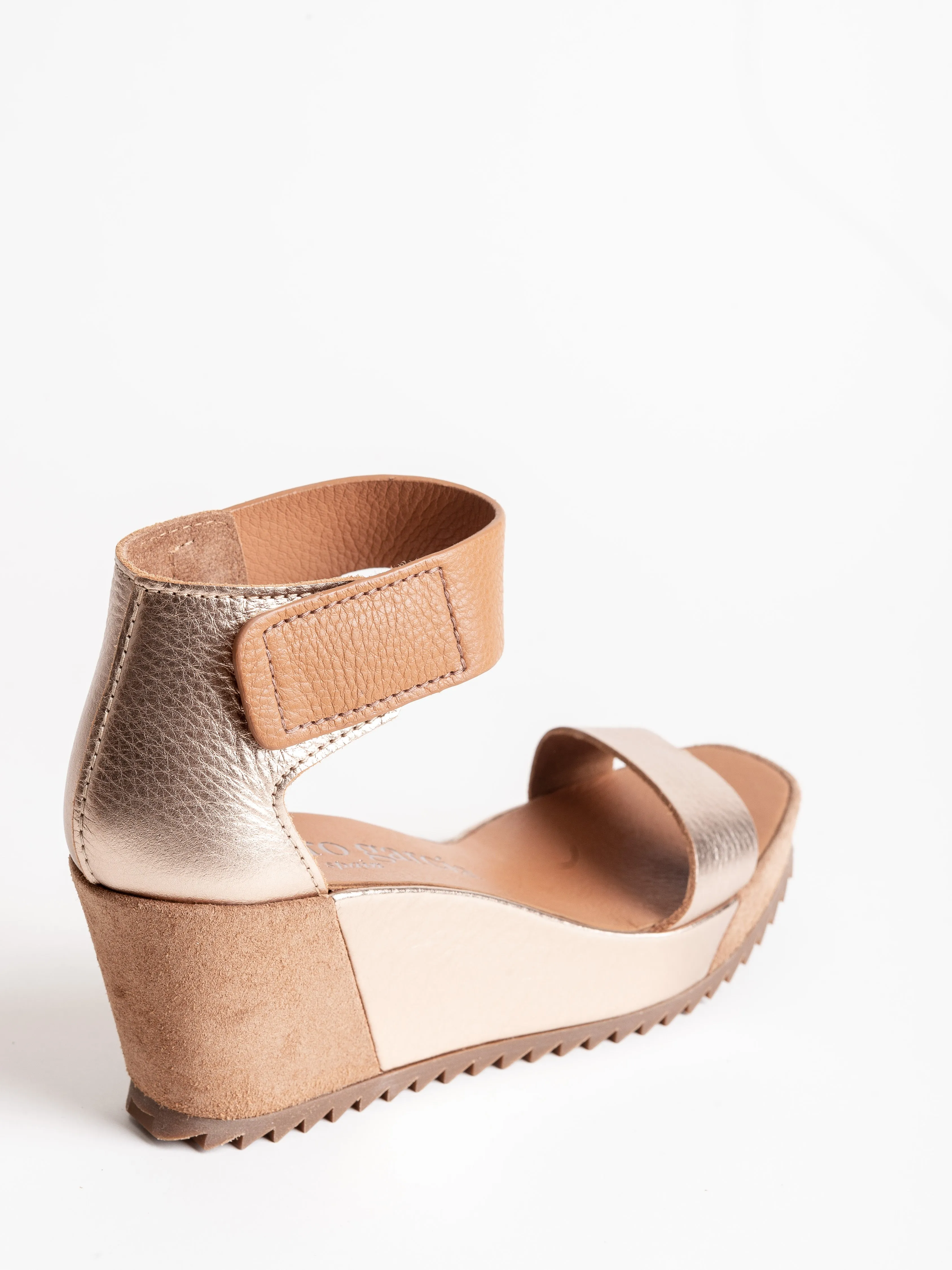 fidelia wedge - hazelnut cervo lame