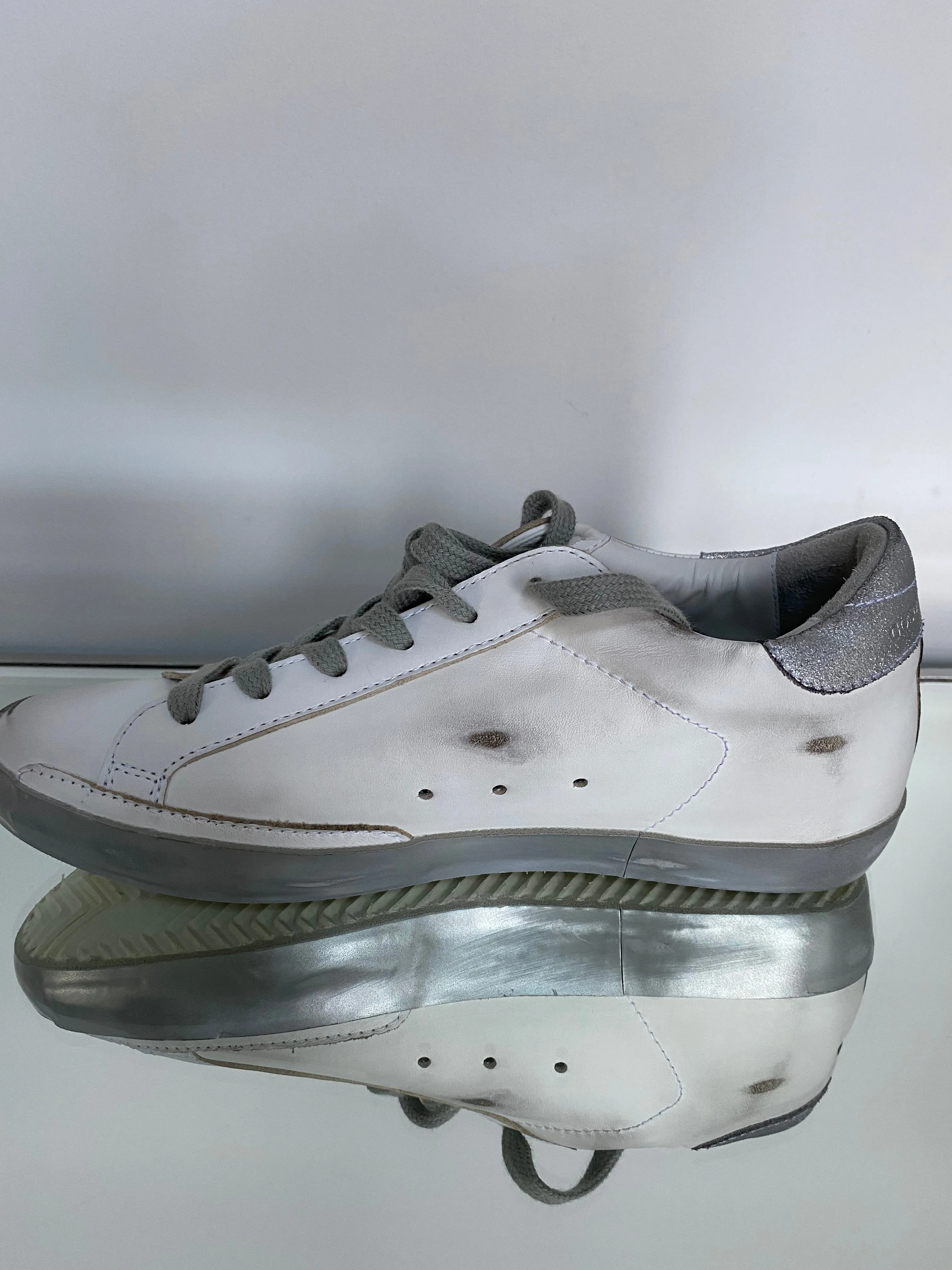 Golden Goose White/Grey Sneakers