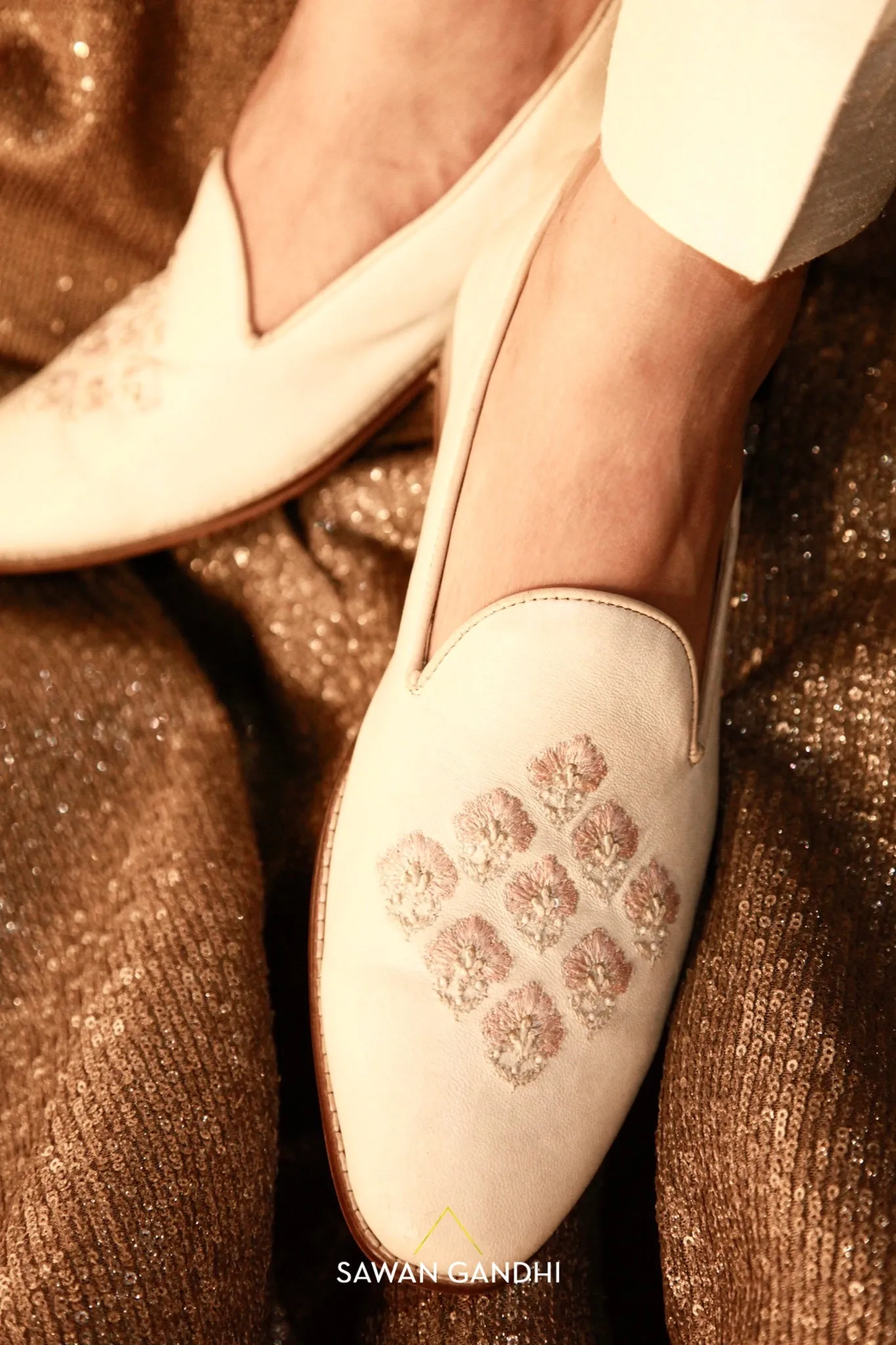 Ivory pink boti shoes