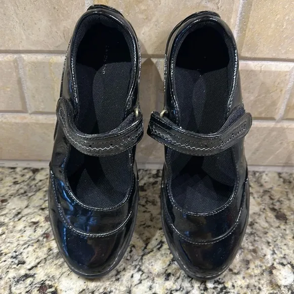 Lands End Girls Shiny Black Mary Jane Dress Shoes