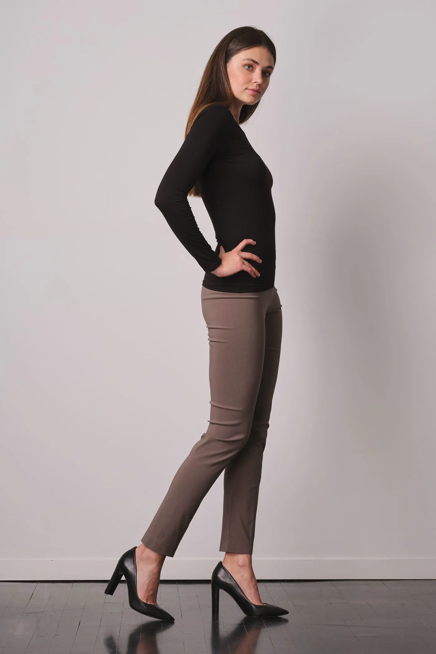 LILI Signature Taupe
