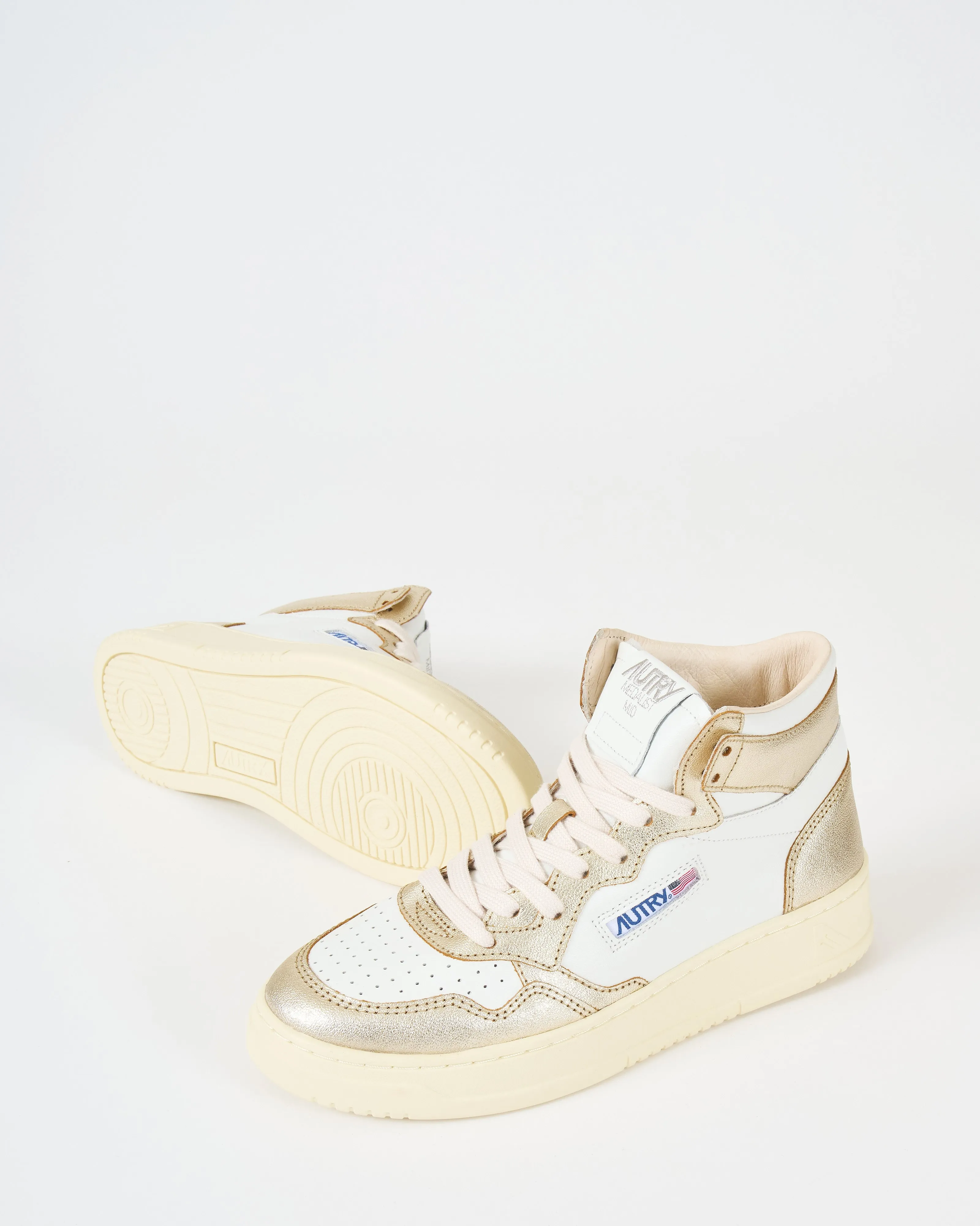 medalist mid sneaker