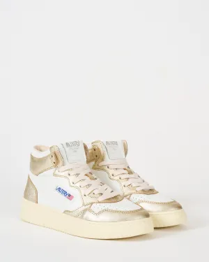 medalist mid sneaker