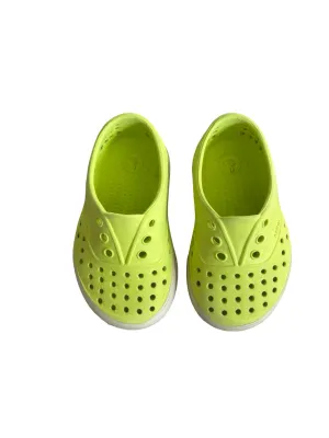Native shoes size 6