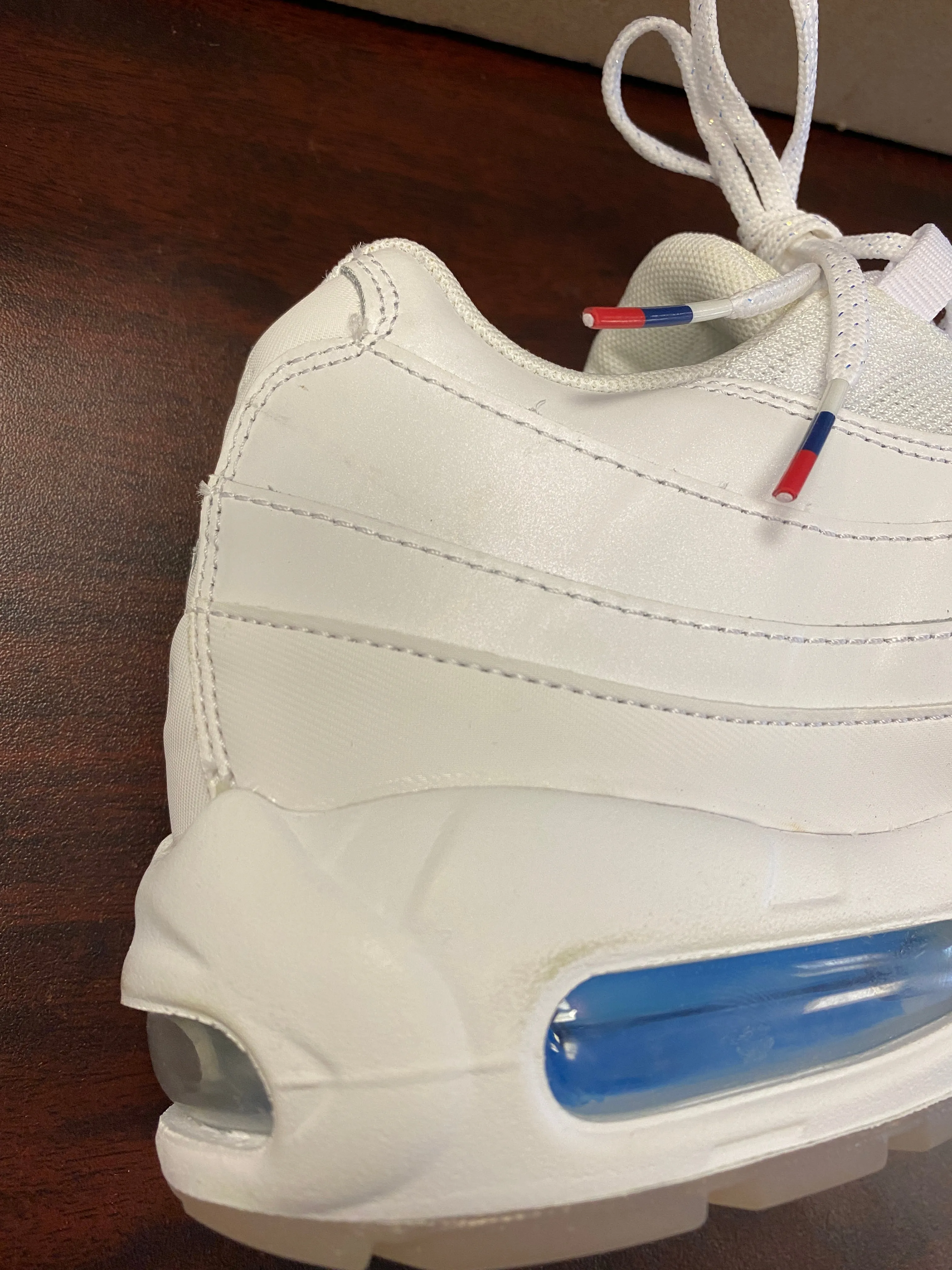 NIKE Men's White/Metallic Silver/Photo Blue USA Air Max 95 #AQ7981-100 NEW