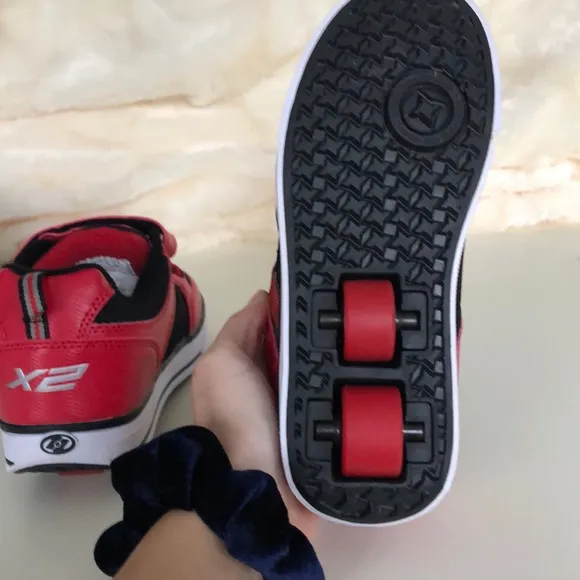 NWT!! Boys Lightup Heelys