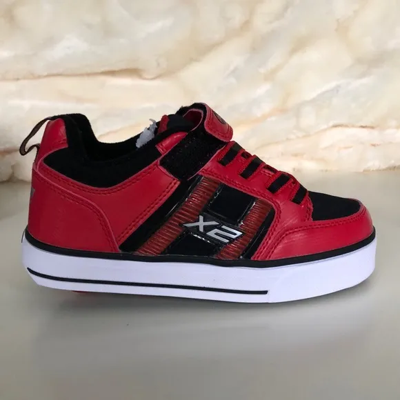 NWT!! Boys Lightup Heelys