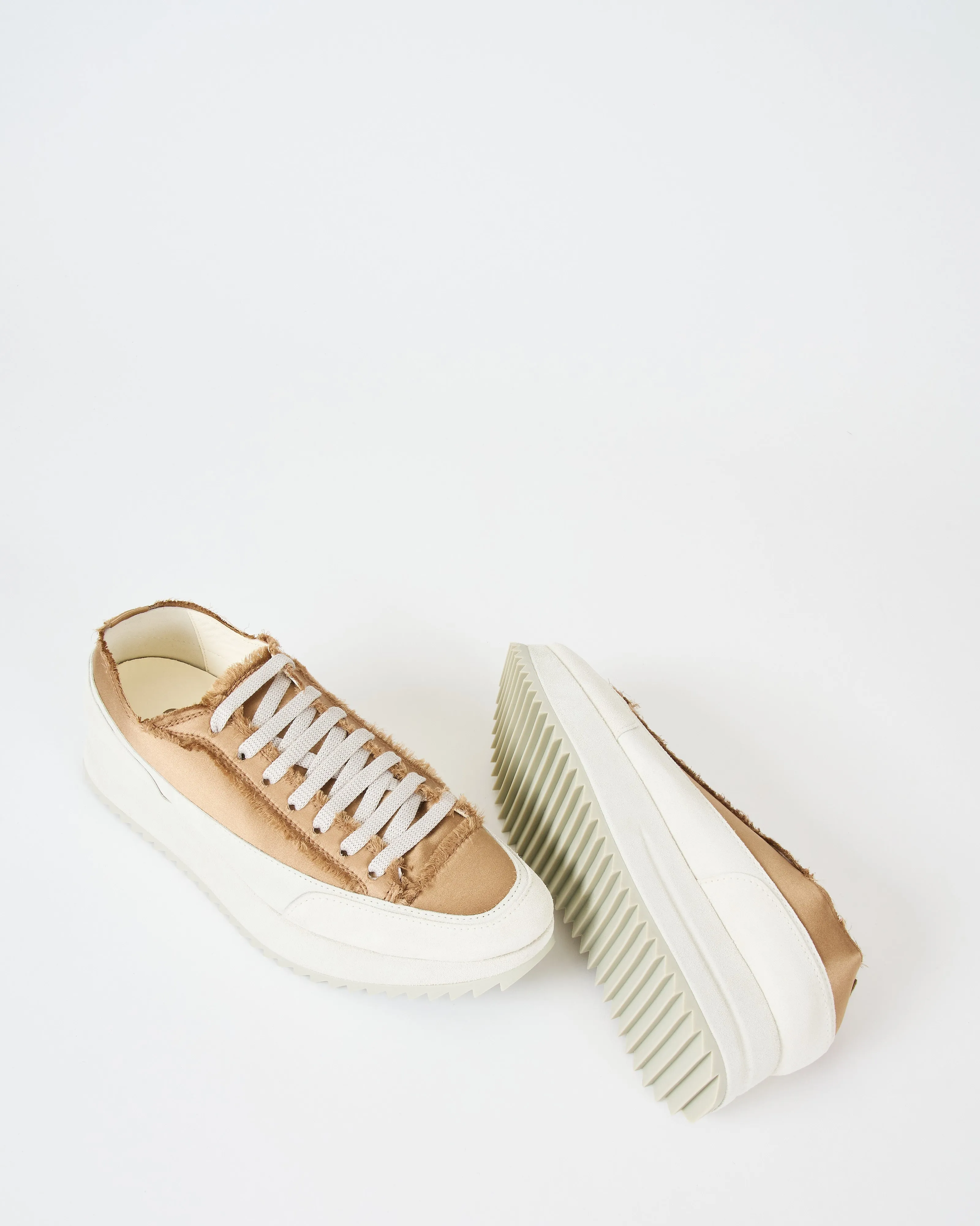 orella sneaker