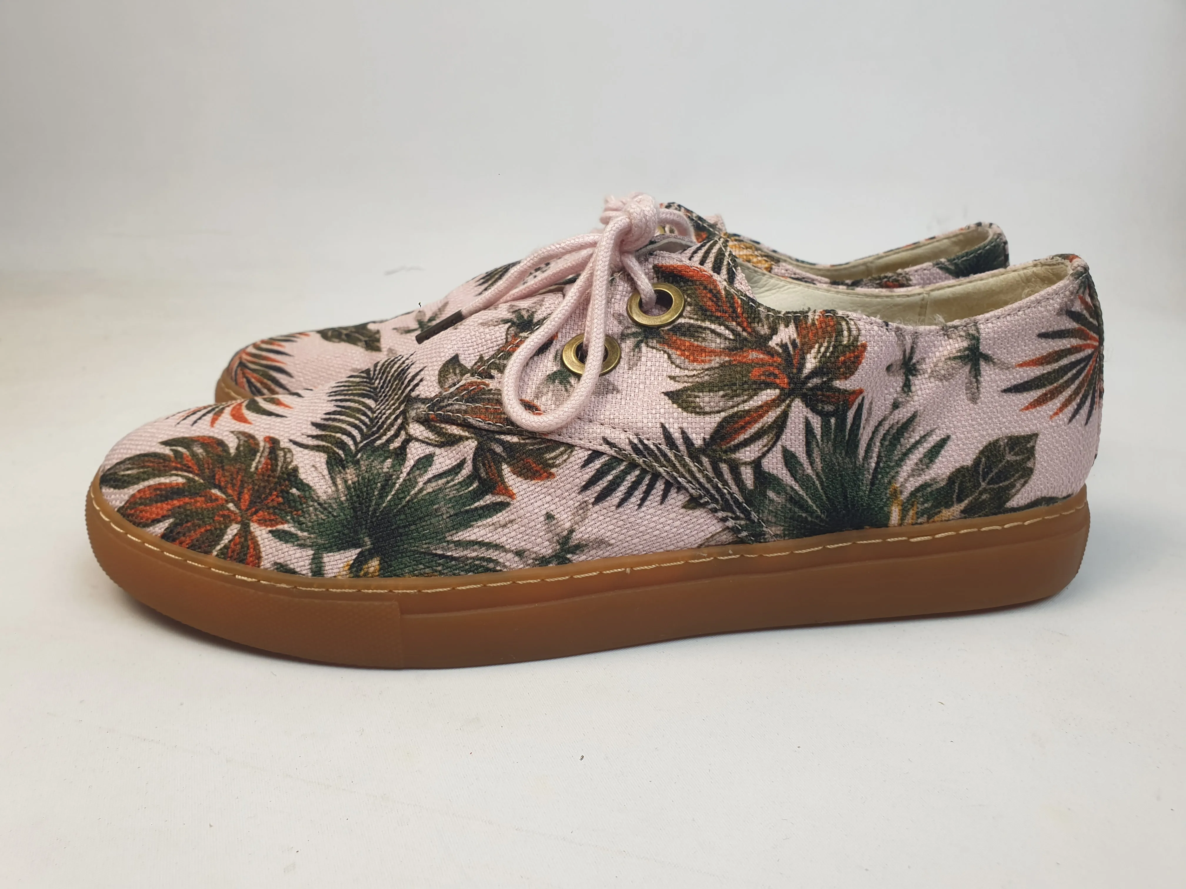 Radical Yes pink leaf print canvas lace up shoes size 42