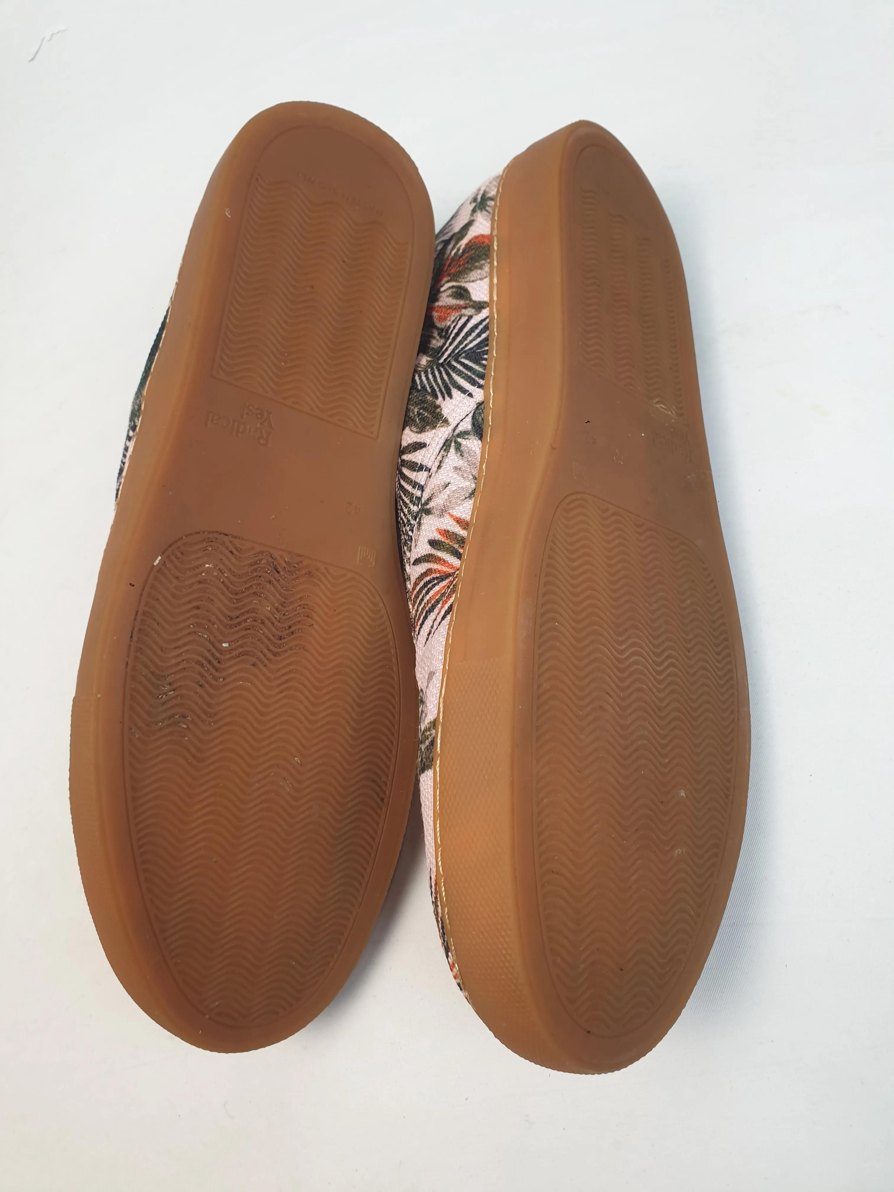 Radical Yes pink leaf print canvas lace up shoes size 42