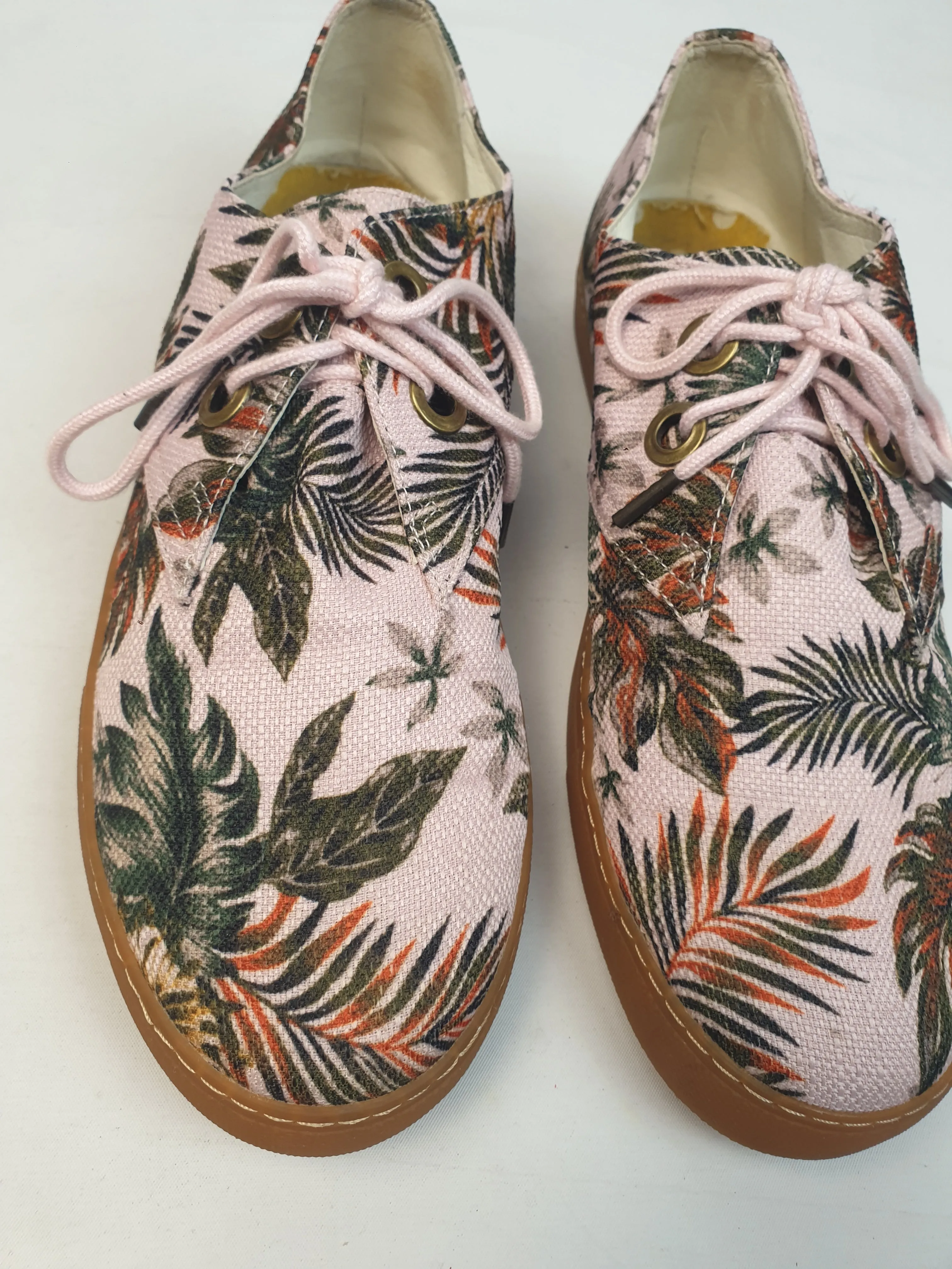 Radical Yes pink leaf print canvas lace up shoes size 42