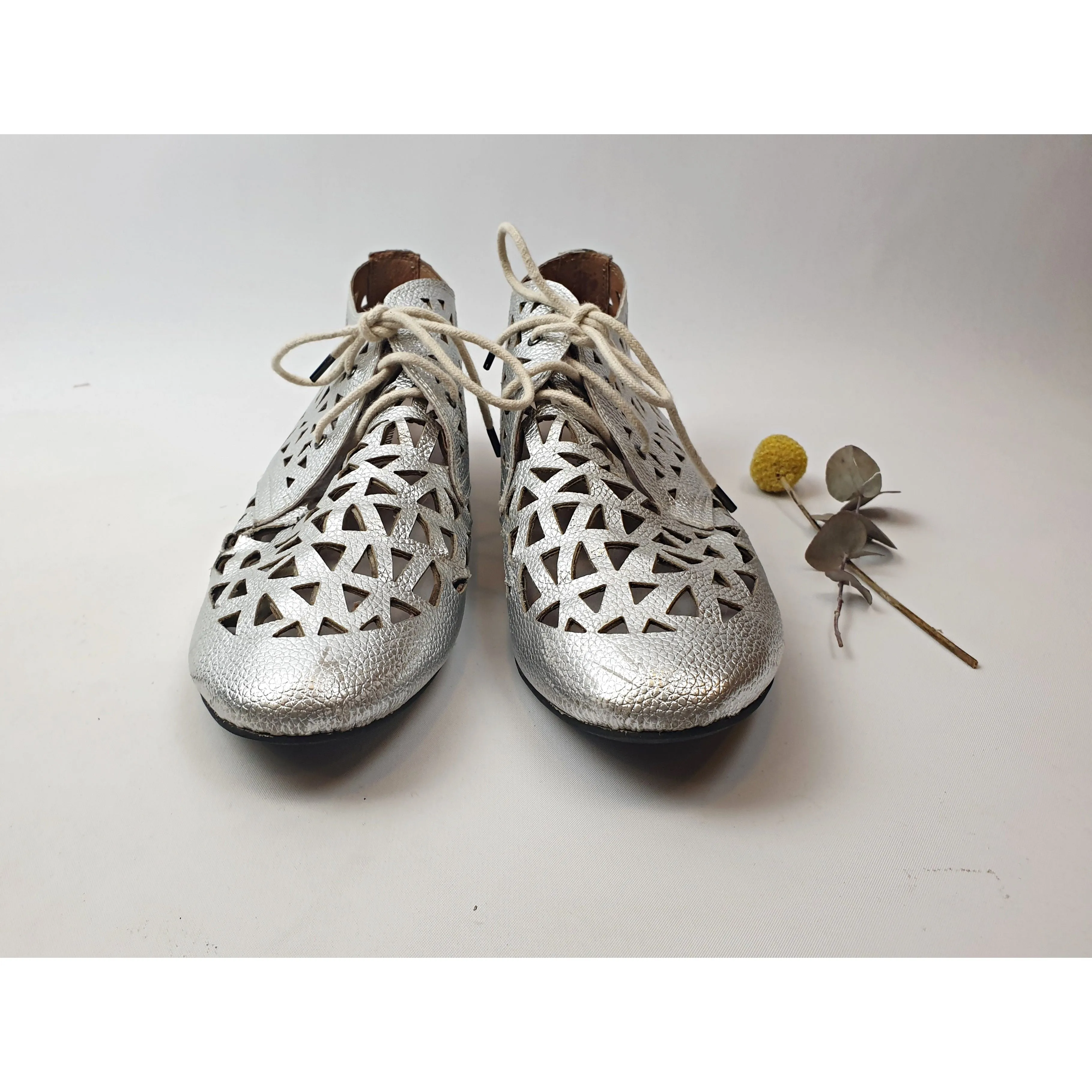 Radical Yes silver perforated leather flat laceup shoes size 43
