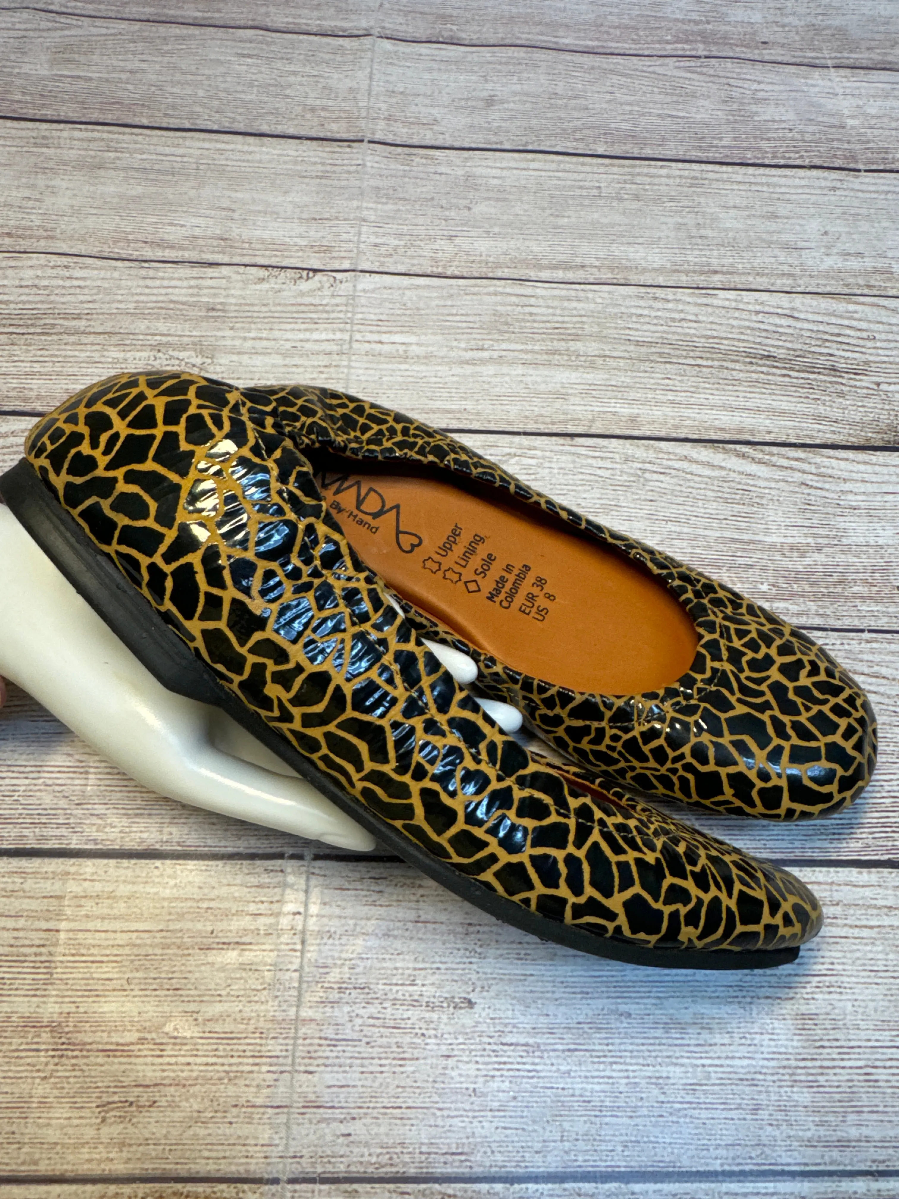 Shoes Flats By Cmb In Animal Print, Size: 8