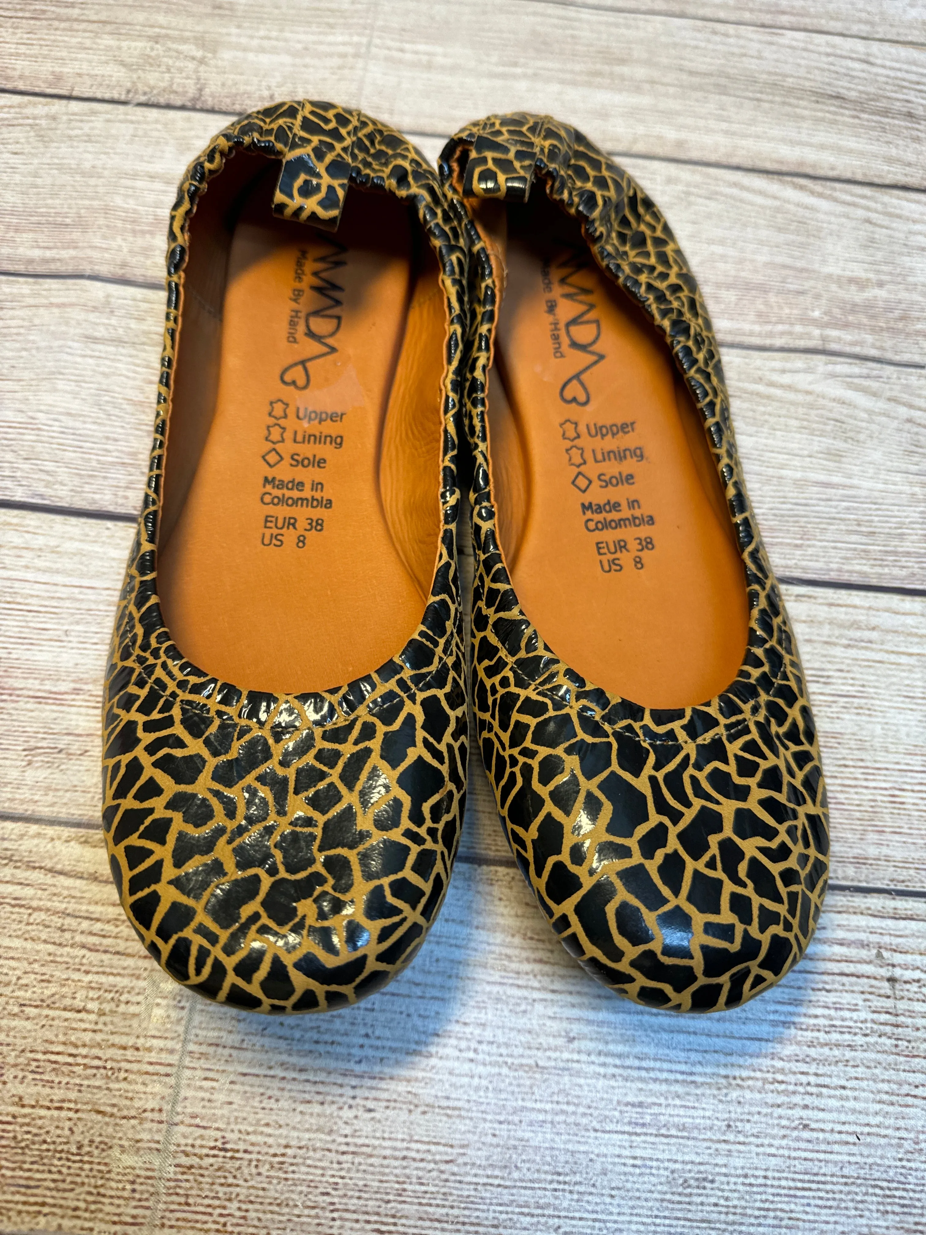 Shoes Flats By Cmb In Animal Print, Size: 8