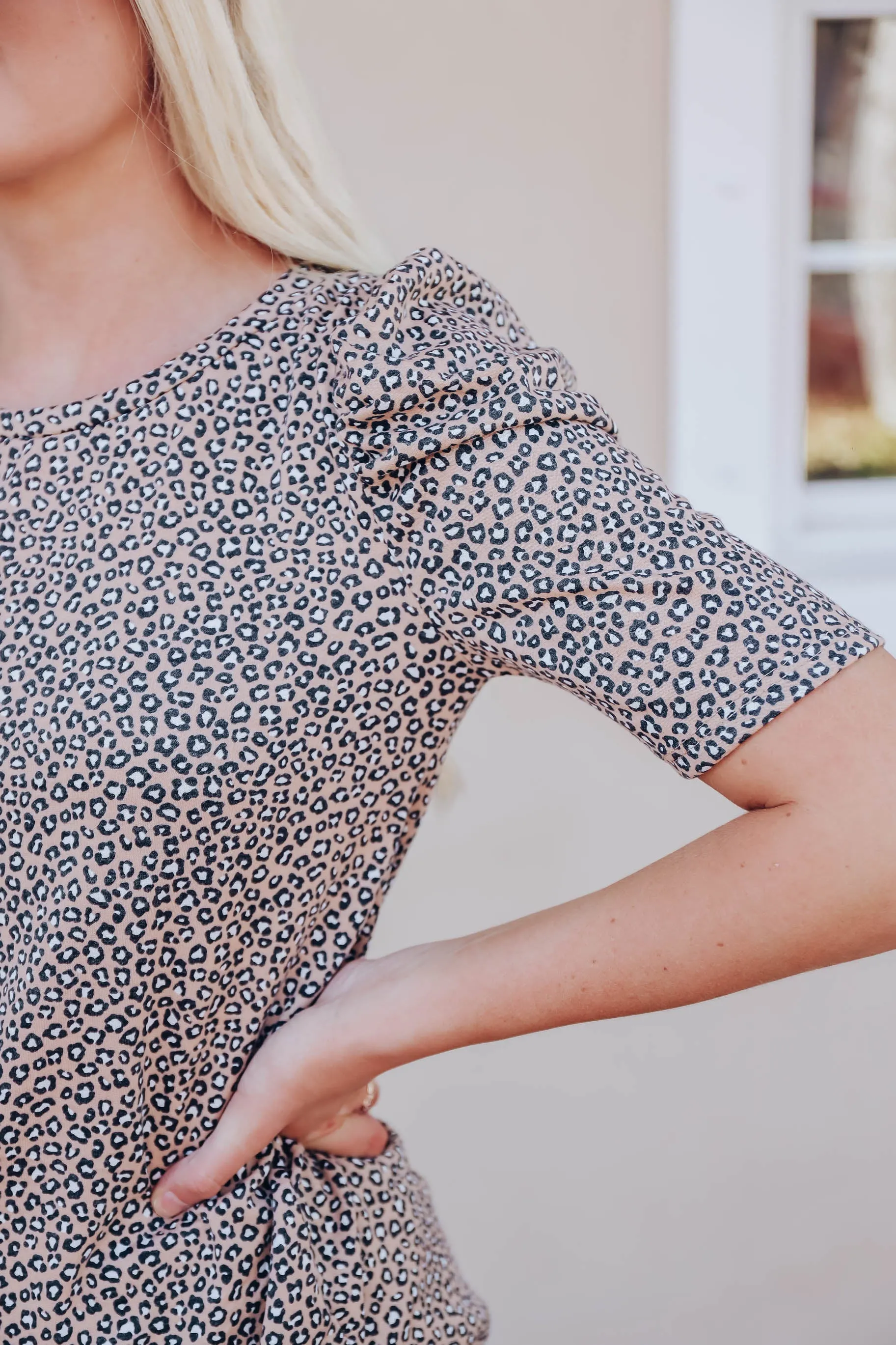 Zephyr Leopard Top - Taupe